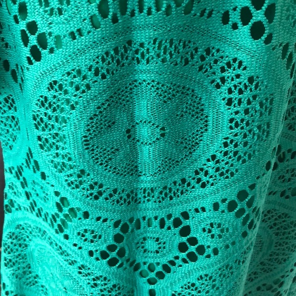 Kelly green lace overlay shift dress - Picture 4 of 5